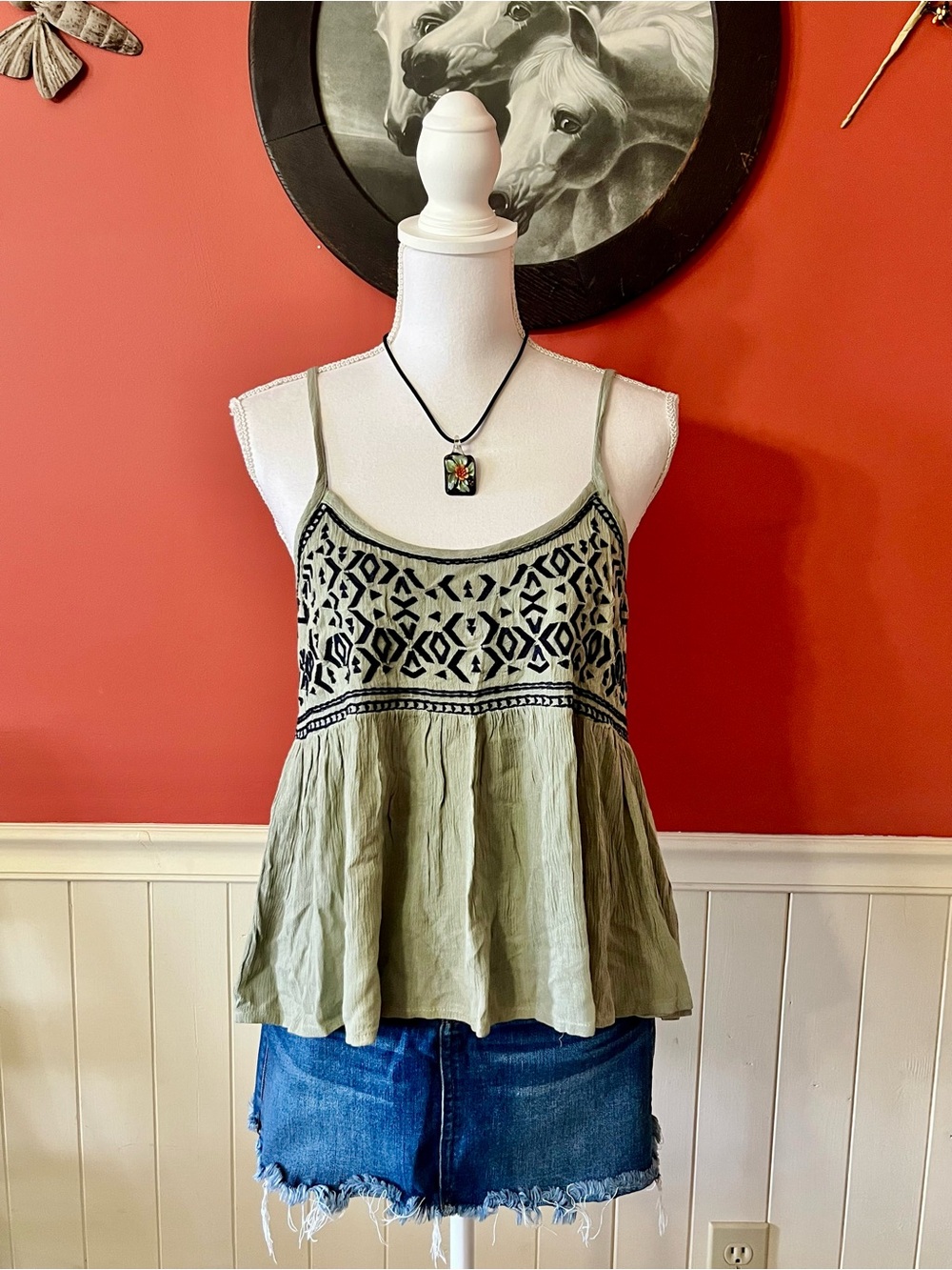 NWT Sim and Sam Boho Embroidered Olive Green Strappy Tank Top Size Medium